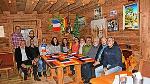 Die Mitglieder der Fréjus-Familie: von rechts Vorsitzender Nikolaus Arnold, Beirätin Gabriele Leroy, Rudi Schneider, Ewald Dold, ...