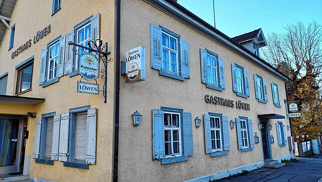 Laut dem Wollmatinger Stadtführer Daniel Groß gab es das Gasthaus „Löwen“ seit 1847. Seit 1881 besteht das aktuelle ...
