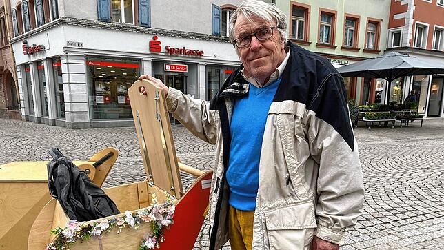 Der Villinger Rudolf Winker hat einen innenstadttauglichen Einkaufswagen entwickelt.