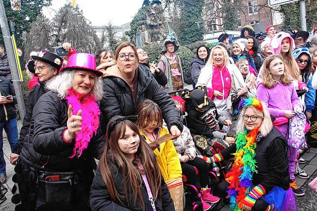 Bild 4: Fasnets-Umzug der Poppelezunft in Singen &ndash; Teil 1