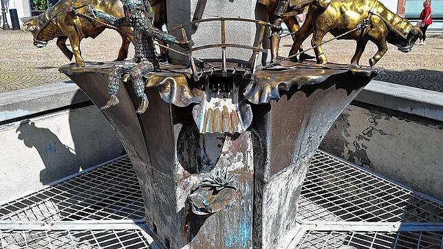 Kein Wasser hat derzeit der Narrenbrunnen auf dem Pfullendorfer Marktplatz.