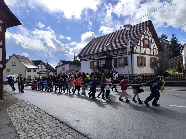 Bild 28: Schmotziger Donnerstag in Mühlingen: Unvergessliche Momente in einzigartigen Bildern!