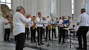 Die Werkskapelle gestaltet eine Messe im Dom musikalisch. Foto: Christiane Sahli