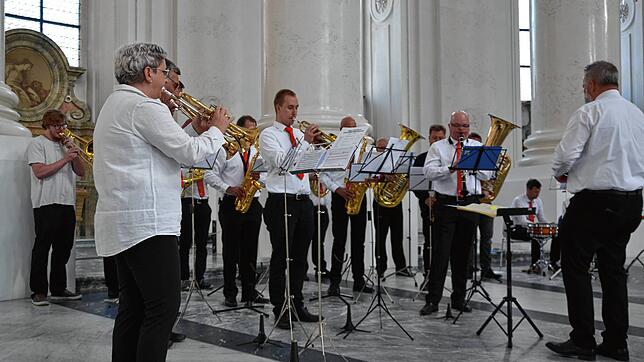 Die Werkskapelle gestaltet eine Messe im Dom musikalisch. Foto: Christiane Sahli