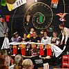 Nachdem der Vorhang fiel, war den Besuchern schnell klar, wer den faszinierenden Beintanz, musikalisch unterlegt mit dem Radetzki-Marsch ...