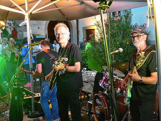 Bild 7: Blues-Band Blues Inc spielt im Schlosshof: Hier gibt es die Bilder des Abends