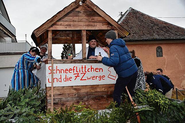 Bild 6: Fasnacht 2025 in Oberuhldingen: So spektakulär war der Rathaussturm – Alle Bilder hier!