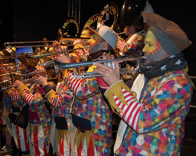 Ein riesiges Spektakel war am vergangenen Freitag wieder das grenzüberschreitende Open-Air-Guggen-Festival der Roli-Guggers im ...