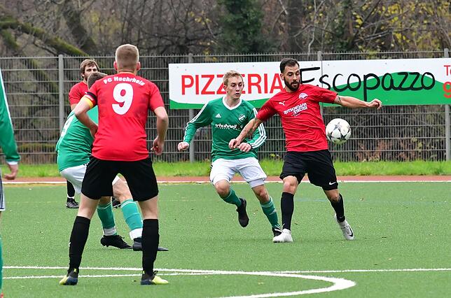 Bild 3: FC Zell besiegt den FC Hochrhein deutlich mit 4:1 &ndash; und wir haben Bilder!