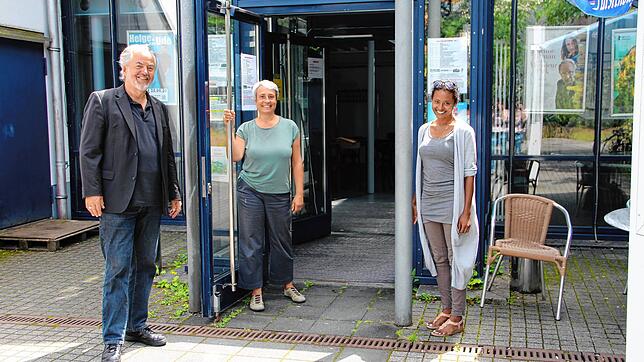 Gaby Bauer (Mitte) ist für Veranstaltungen in der Gems verantwortlich. Ab Donnerstag, 10. Juni, geht es nach langer Pause wieder los.