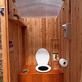 Blick in eine Komposttoilette, die zum Trekkingcamp gehört. Wasser gibt&lsquo;s keins.