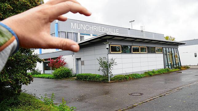 Bitte nicht auch noch die Münchriedhalle: Der Sportverband der Stadt Singen fordert nun in einer Resolution, die Finger von weiteren ...