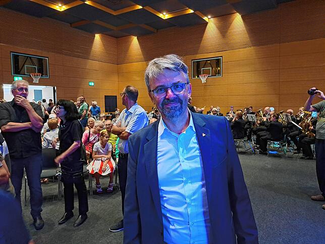 Wahlsieger Gruner in der Halle – hier noch vor Verkündung des Ergebnisses.