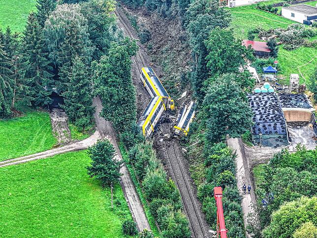 Bild 1: Nach tödlichem Zugunglück von Riedlingen: Restliche Zug-Waggons sollen geborgen werden