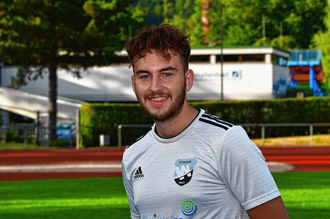 Antonio Santoro (19) lebt in Wehr und begann mit vier Jahren beim FC Wehr mit dem Fußball. Als B-Junior wechselte &bdquo;Toni&ldquo; für ...