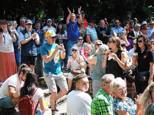Bild 18: Bilder vom Pfingstmontag-Frühschoppen an der alten Konzertmuschel &ndash; Tei 2