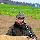 Kreis-Archäologe Jürgen Hald: „Wir stehen mittendrin“. Gemeint ist die römische Siedlung, über der sich das neue Baugebiet befindet.