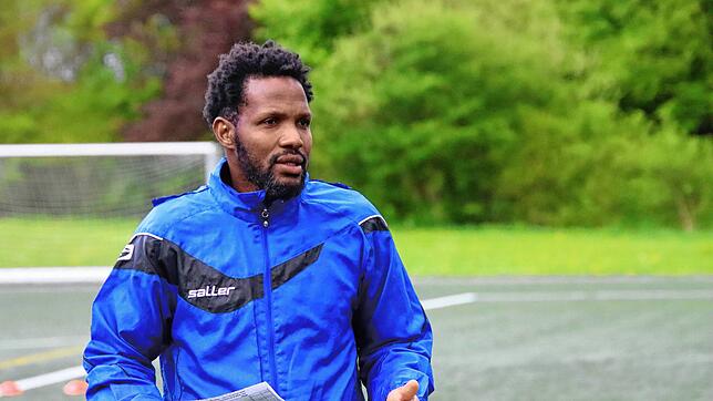 Der Möhringer Trainer Sheriff Bah kann sich über einen 8:0-Kantersieg in Königsfeld freuen.