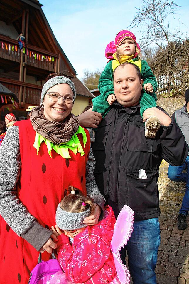 Bild 19: Bilder vom Umzug beim 35. Schlüchttalnarrentreffen &ndash; Teil 3