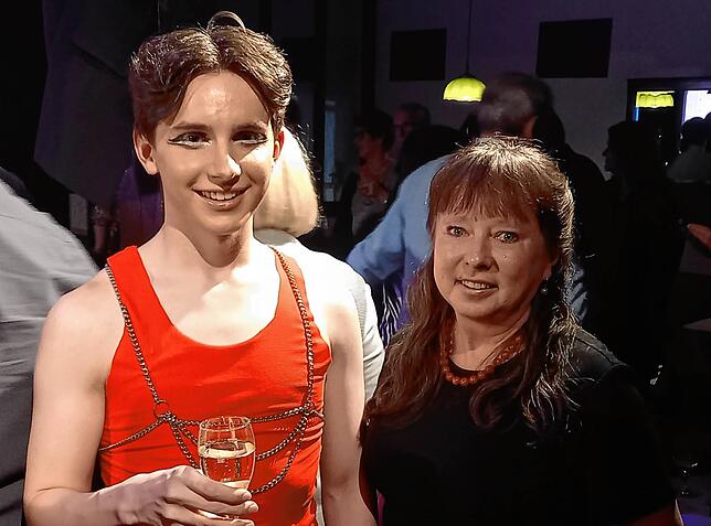 Finn Börner stand SÜDKURIER-Mitarbeiterin Carmen Biehler (von links) Rede und Antwort.