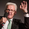 Am 9. November hat Ministerpräsident Winfried Kretschmann sein neues Buch "Worauf wir uns verlassen wollen" im Haus der Wirtschaft in ...