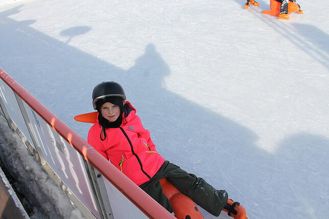 Bild 15: Reger Betrieb auf der Blumberger Eisbahn: Hier sind die schönsten Bilder unseres Fotografen!