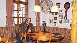 Ein zentraler Platz im „Ochsen“ soll der Stammtisch bleiben. Die Neueröffnung ist für den neuen Ochsenwirt Frank Ongaro auch der Anlass, ...