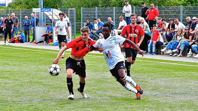 Bild 26: SV Obersäckingen trennt sich im Stadt-Derby mit 3:3 vom FC 08 Bad Säckingen – und wir haben Fotos!