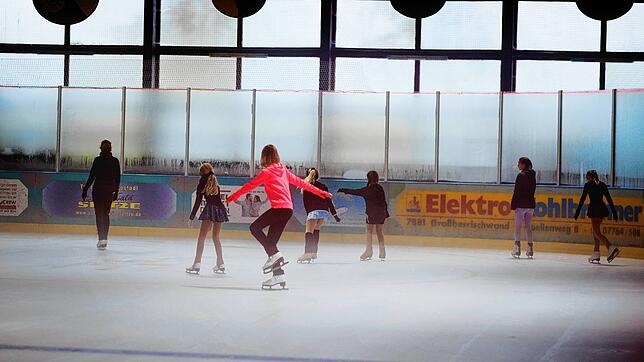Der Eislaufverein unterbricht die Saison.