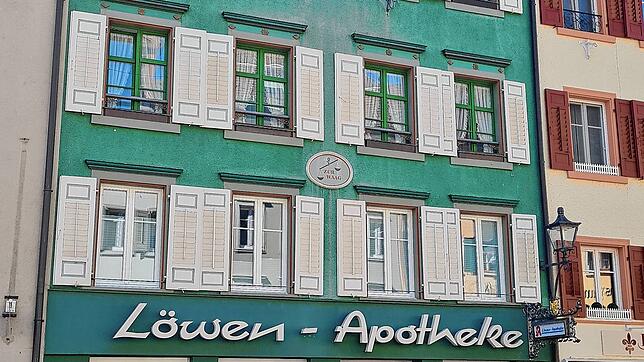 Die heutige Löwen-Apotheke in Waldshut: In diesem Haus machte Pater Jordan seine Malerlehre.