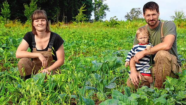 Annika (links) und Steffen Niehl (rechts, mit Sohn Oskar), bieten die Möglichkeit, in der neuen Saison als Anteilseigner in die ...