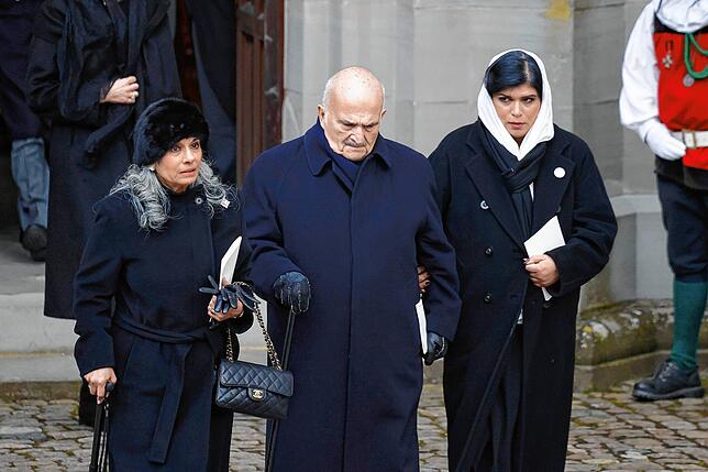 Prinz Hassan ibn Talal von Jordanien verlässt mit seiner Frau Prinzessin Sarvath El Hassan und seiner Tochter Sumaya bint al-Hassan den ...