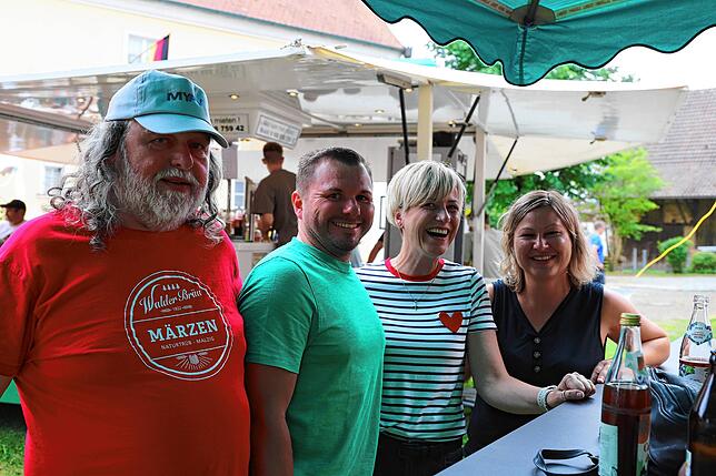 Bild 8: Das Dorffest in Aach-Linz lockt viele Besucher