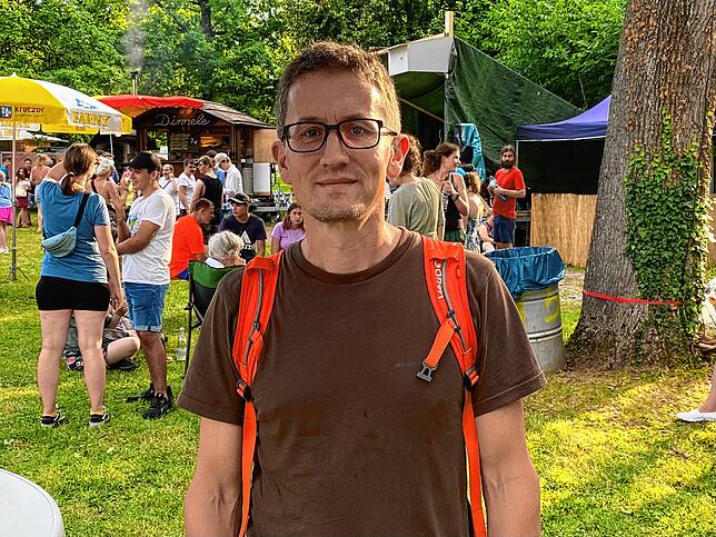 Jan Treiber aus Owingen freut sich über die neue Nebenbühne beim Bruckfelden Open Air.