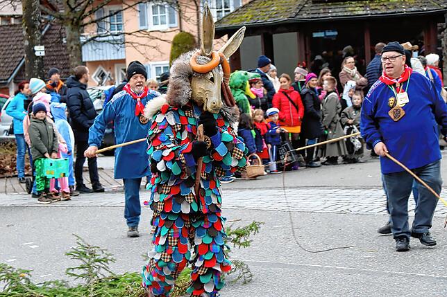 Bild 41: So schön ist der Fasnetmentigs-Umzug in Unterkirnach