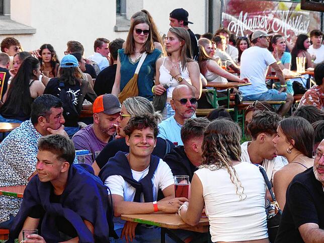 Bild 6: Gute Laune beim Mostfest in Bermatingen-Ahausen