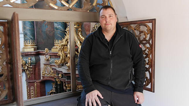 Der Mesmer des Fridolinsmünsters und der Heilig-Kreuz-Kirche in Bad Säckingen, Holger Hausin, nimmt die Besucher der Finalshow der ...