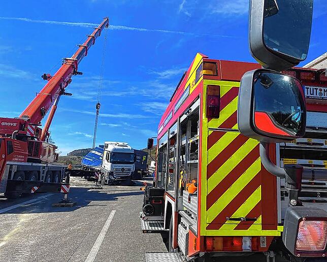Auch der Rettungsdienst ist vor Ort.