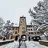 Die Seltenbach-Brücke vor dem Oberen Tor in Waldshut wird für Fußgänger erst spät von Schnee und Eis geräumt.