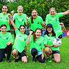 Ähnlich wie die deutsche Frauen-Nationalmannschaft jubeln auch die U17-Mädchen des BSV Nordstern Radolfzell. Hinten v.l.: Georgea ...