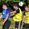 Kopfballstark: Dennis Baumgartner und Jens Hoffmann (rechts) haben beim 5:2 des SV Eichsel im Rheinfelder Derby im Europastadion die ...