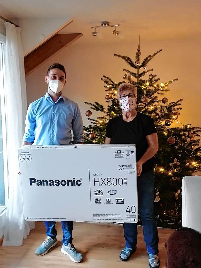 Quasi eine Nach-Weihnachtliche Bescherung hatte Brigitte Albiez aus Bad Säckingen. Sie hatte ein Panasonic TV PAN 40 HXX 889 im Wert von ...