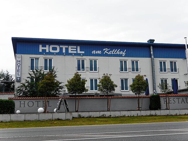 Geht es aber nach dem Willen des Landkreis Konstanz und der Gemeinde Hilzingen, könnten im Hotel &bdquo;Am Kellhof&ldquo; bis zu siebzig ...