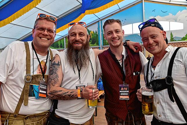 Bild 10: 1000 Besucher feiern mit der Spider Murphy Gang