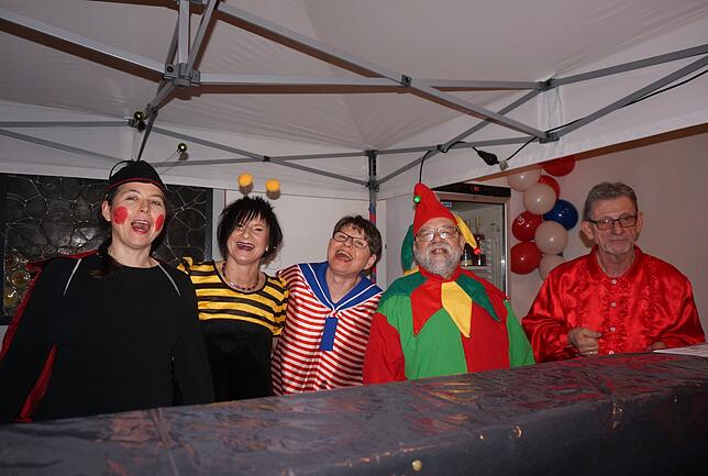 Bild 12: Bilder von der Frauenfasnacht der katholischen Frauengemeinschaft Tiengen