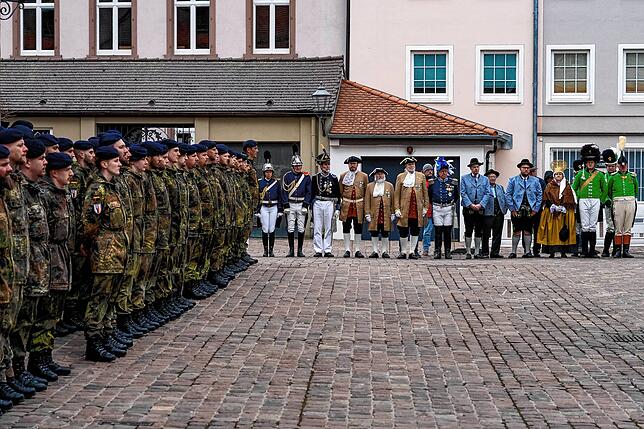 Bild 14: Bilder der beeindruckenden Bundeswehr-Parade vor dem Villinger Münster