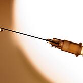 Bei den meisten Corona-Impfstoffen, die auf ihre Zulassung warten, sind zwei Impfungen nötig.