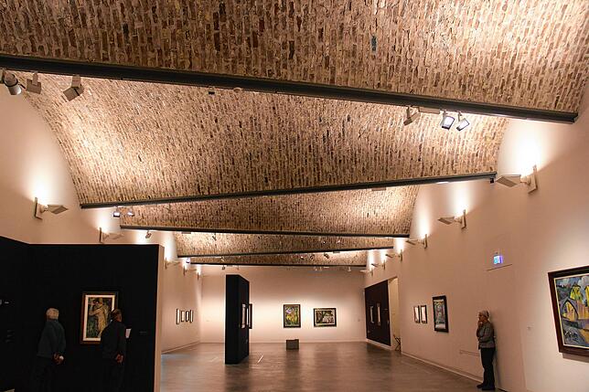 Blick in die Ausstellungräume des Kunstmuseums, das in Passivbauweise errichtet wurde.