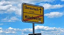 In einem Waldstück in der Nähe der Kreisstraße zwischen Obereschach und Mönchweiler kommt es am 3. Mai zu dem tödlichen Arbeitsunfall. ...