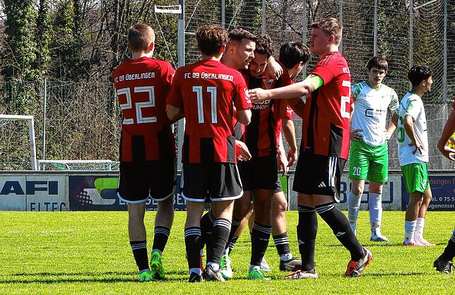 Bild 28: FC Überlingen besiegt DJK Donaueschingen mit 2:1. Wir waren mit der Kamera dabei!